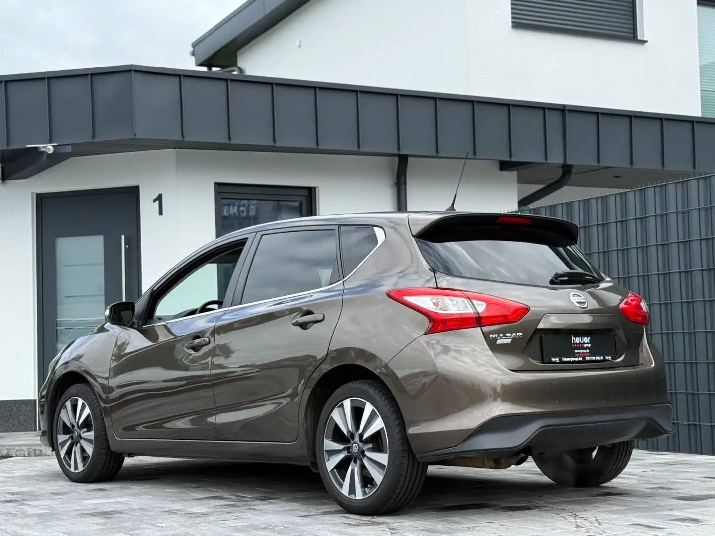 Nissan Pulsar N-Connecta Braun - 2