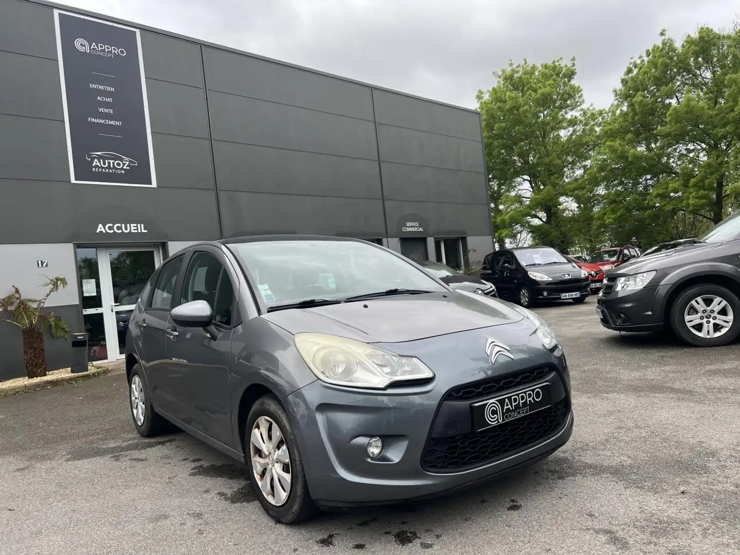Citroen C3 C3 1.4i Confort Gris - 2