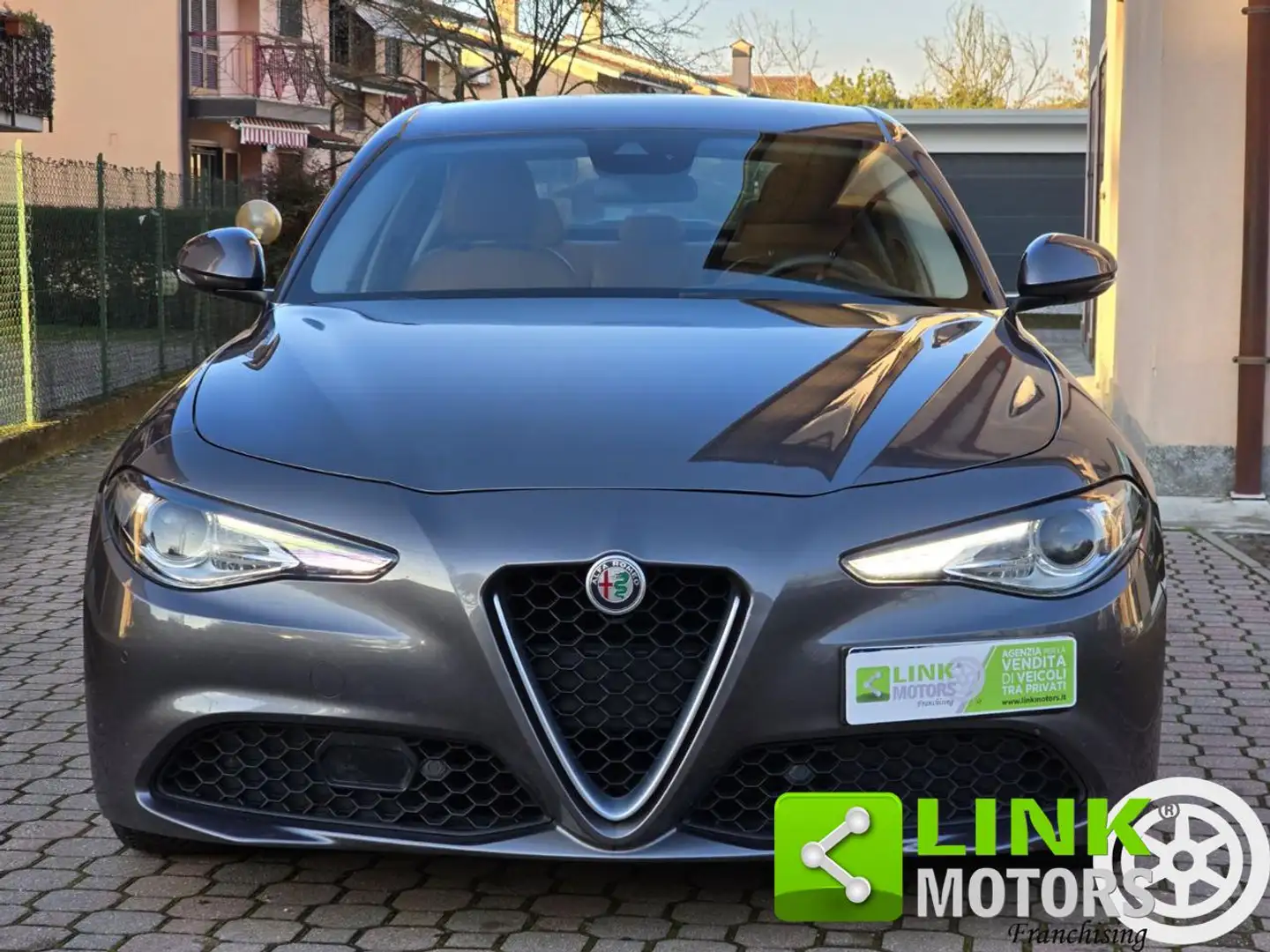 Alfa Romeo Giulia 2.2 Turbodiesel 180 CV AT8 Business Sport Grigio - 2