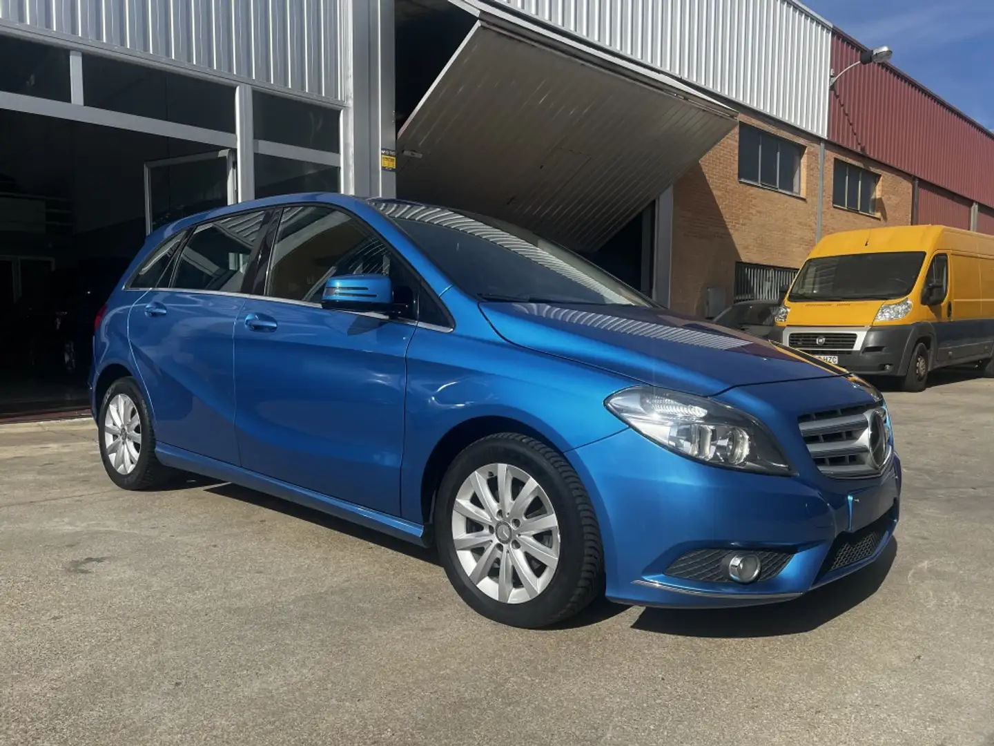 Mercedes-Benz B 180 180CDI BE Blauw - 1