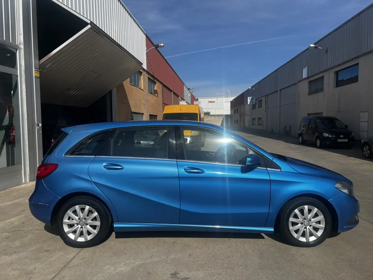 Mercedes-Benz B 180 180CDI BE Blauw - 2