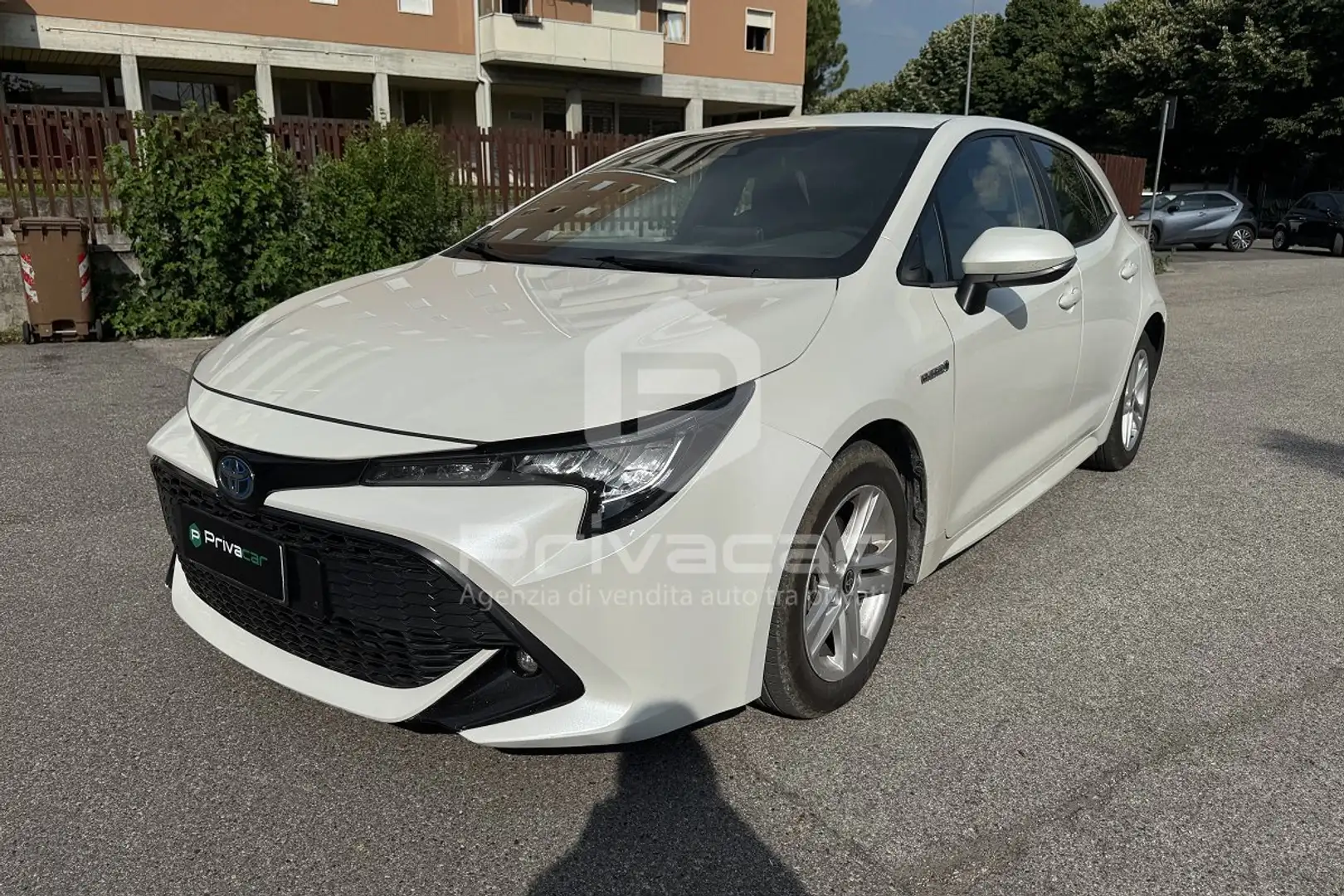 Toyota Corolla Corolla 1.8 Hybrid Business Blanc - 1