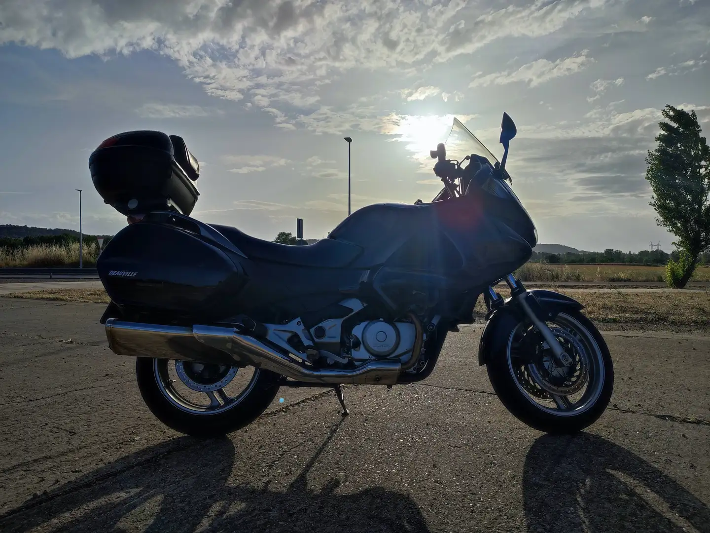 Honda NT 700 Deauville Negro - 1