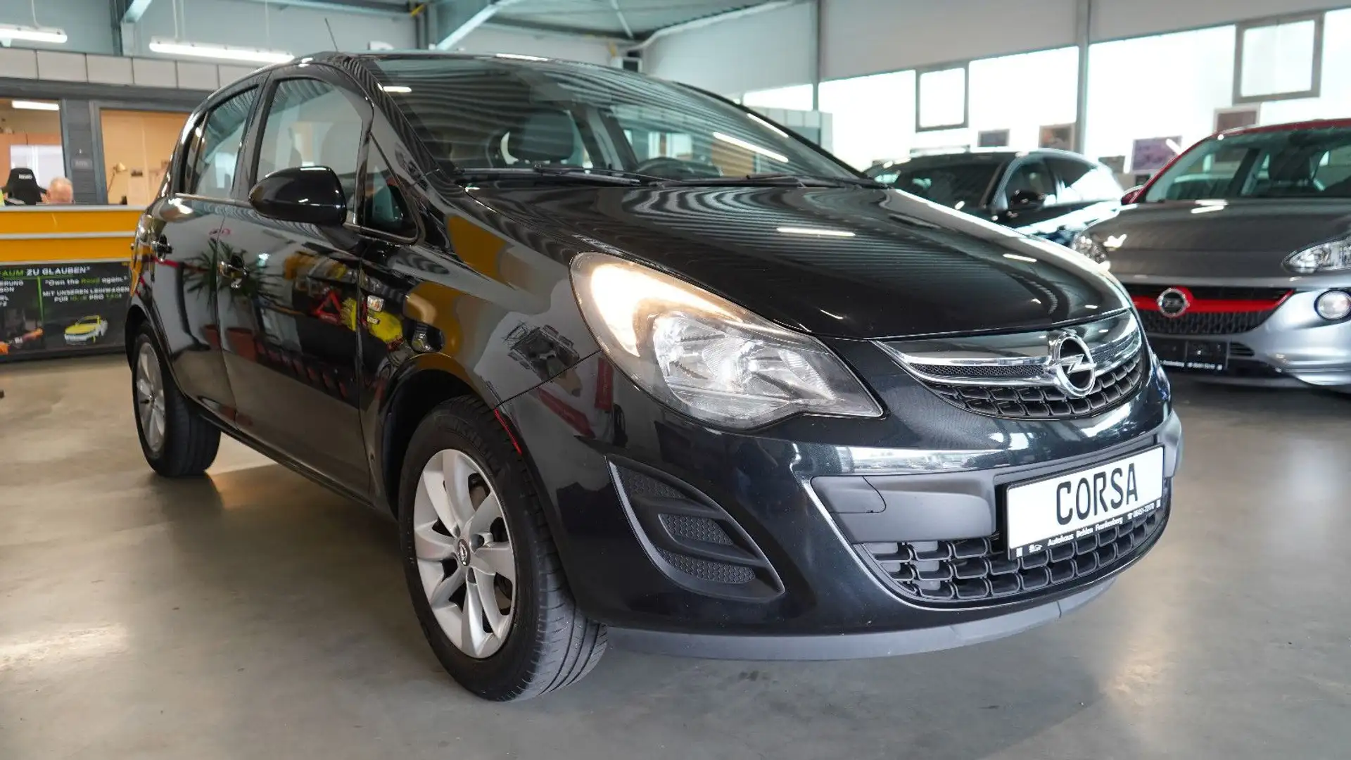 Opel Corsa D Energy 5-Türig - Klima/8-fach/Scheckheft Schwarz - 2