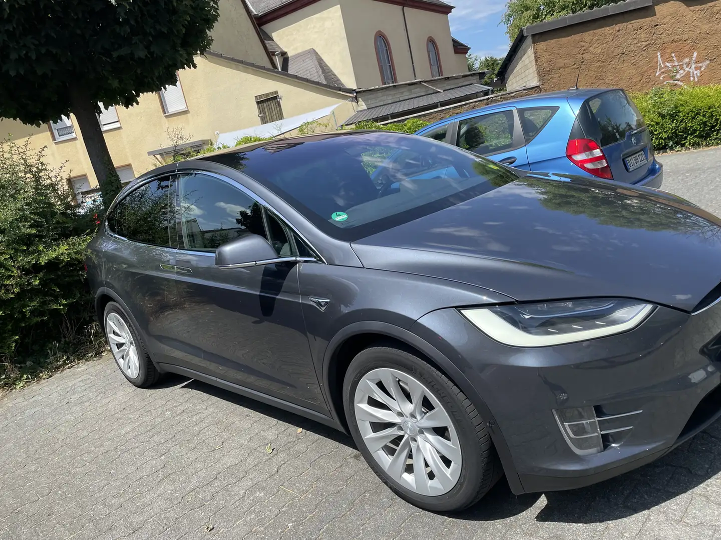 Tesla Model X 90D Allradantrieb Grau - 2