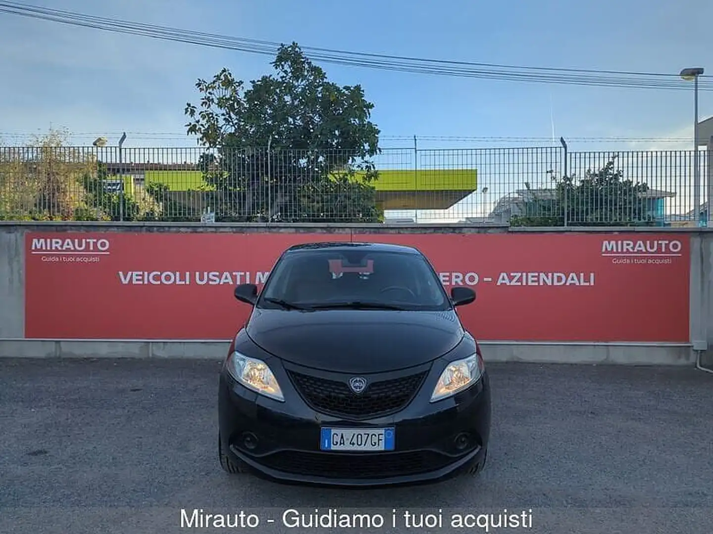 Lancia Ypsilon 3ª serie Ypsilon 1.2 69 CV 5 porte S&S Platinum Schwarz - 2