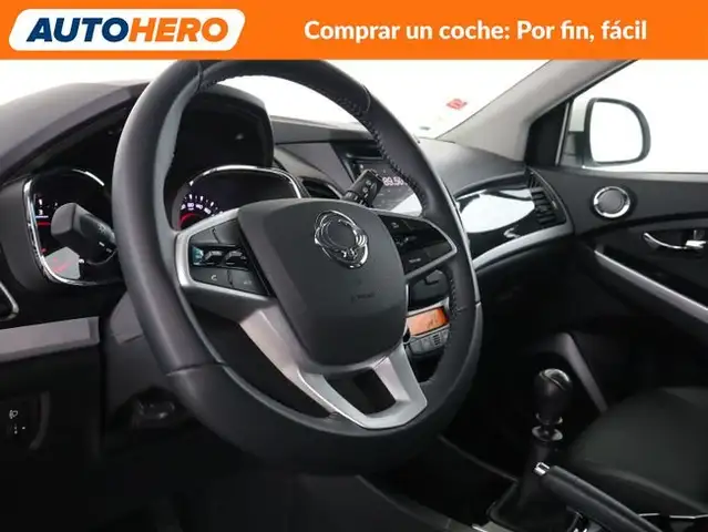 KGM Korando view 12