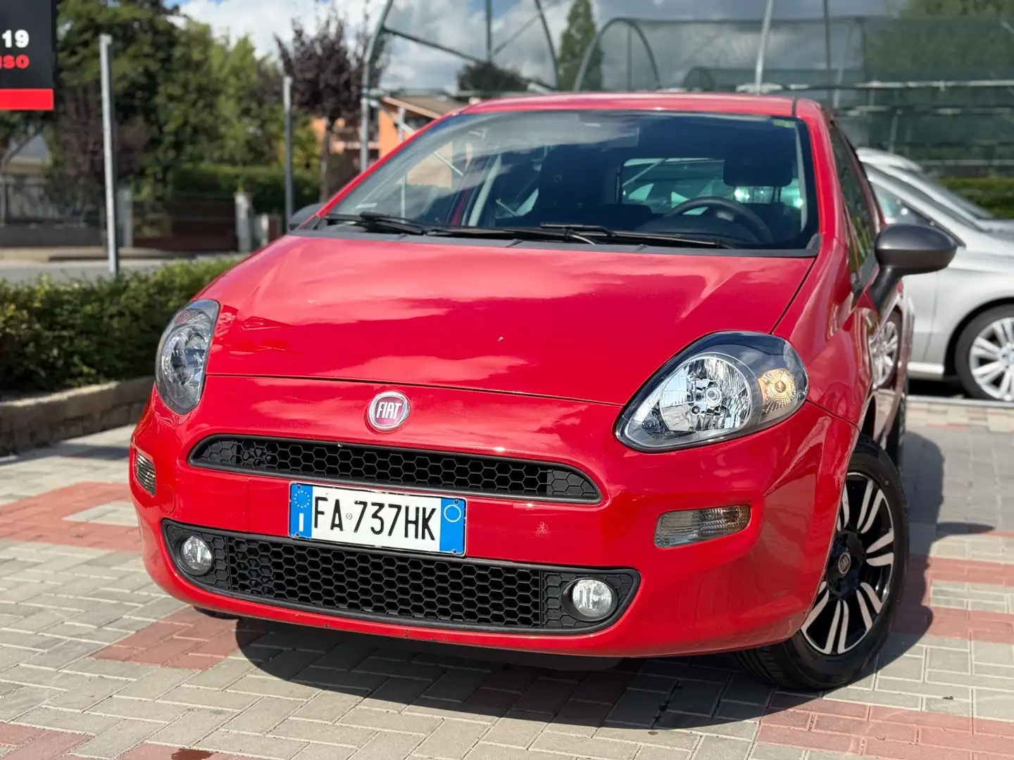 Fiat Punto Punto 1.2 8V 5 porte Young Rood - 1