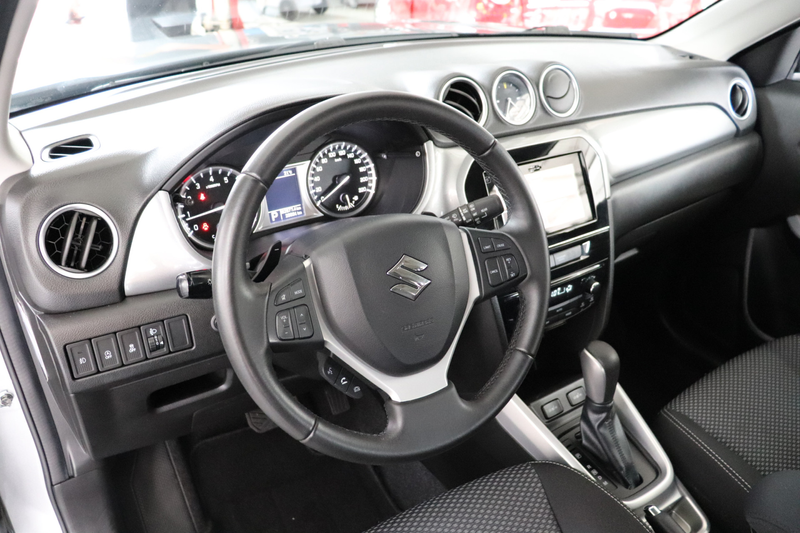 Suzuki Vitara 1.6 Exclusive Automaat. Eerste eigenaar, dealerond — photo 11