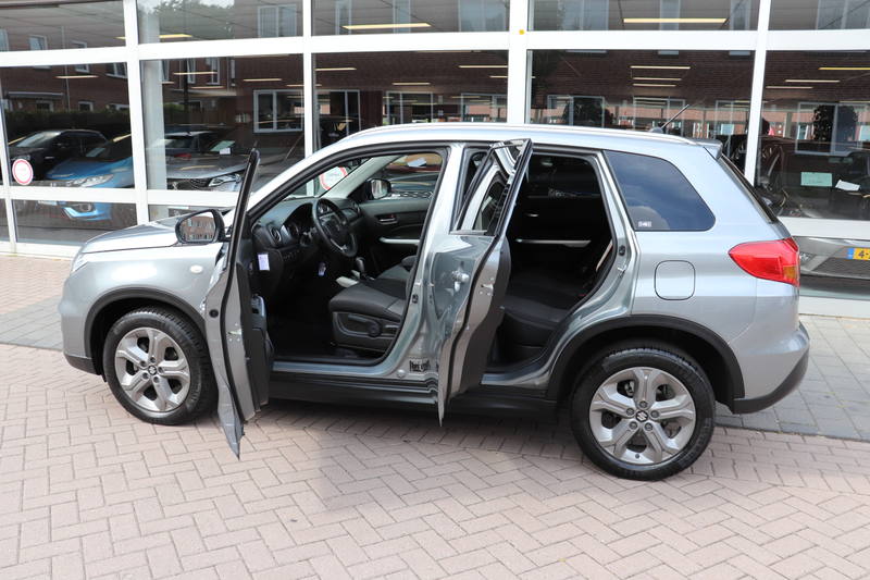 Suzuki Vitara 1.6 Exclusive Automaat. Eerste eigenaar, dealerond — photo 8