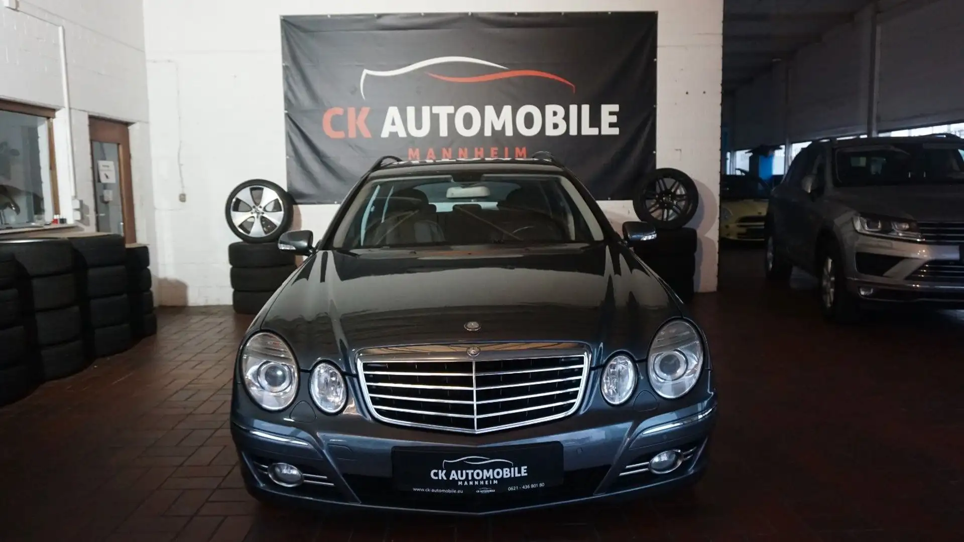 Mercedes-Benz E 320 T-Modell NAVI LEDER GSD AUTOMAT 7-SITZE! Gris - 1