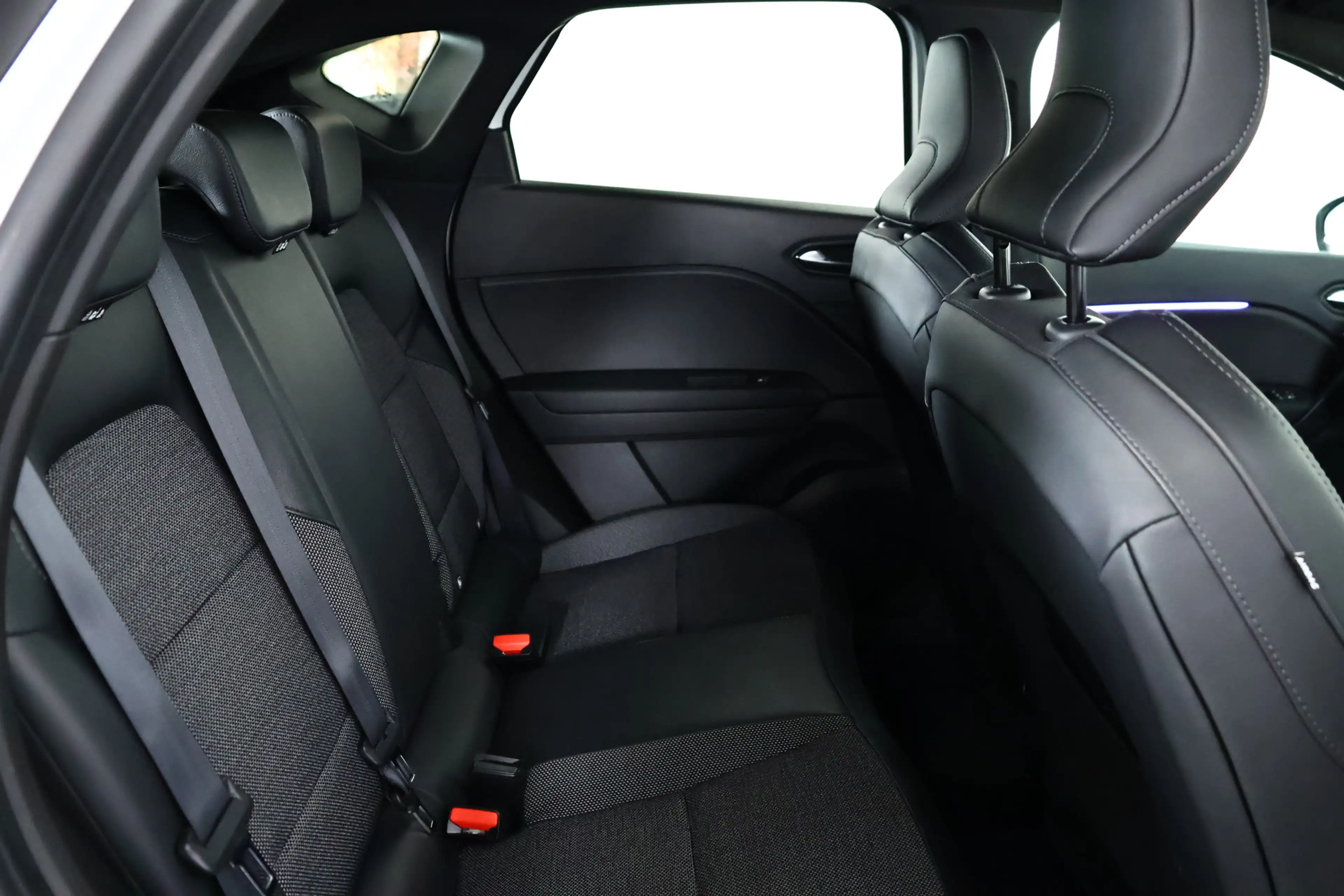Renault Captur 1.3 mild hybrid 160 Rive Gauche Navi / Lane Assist — photo 13