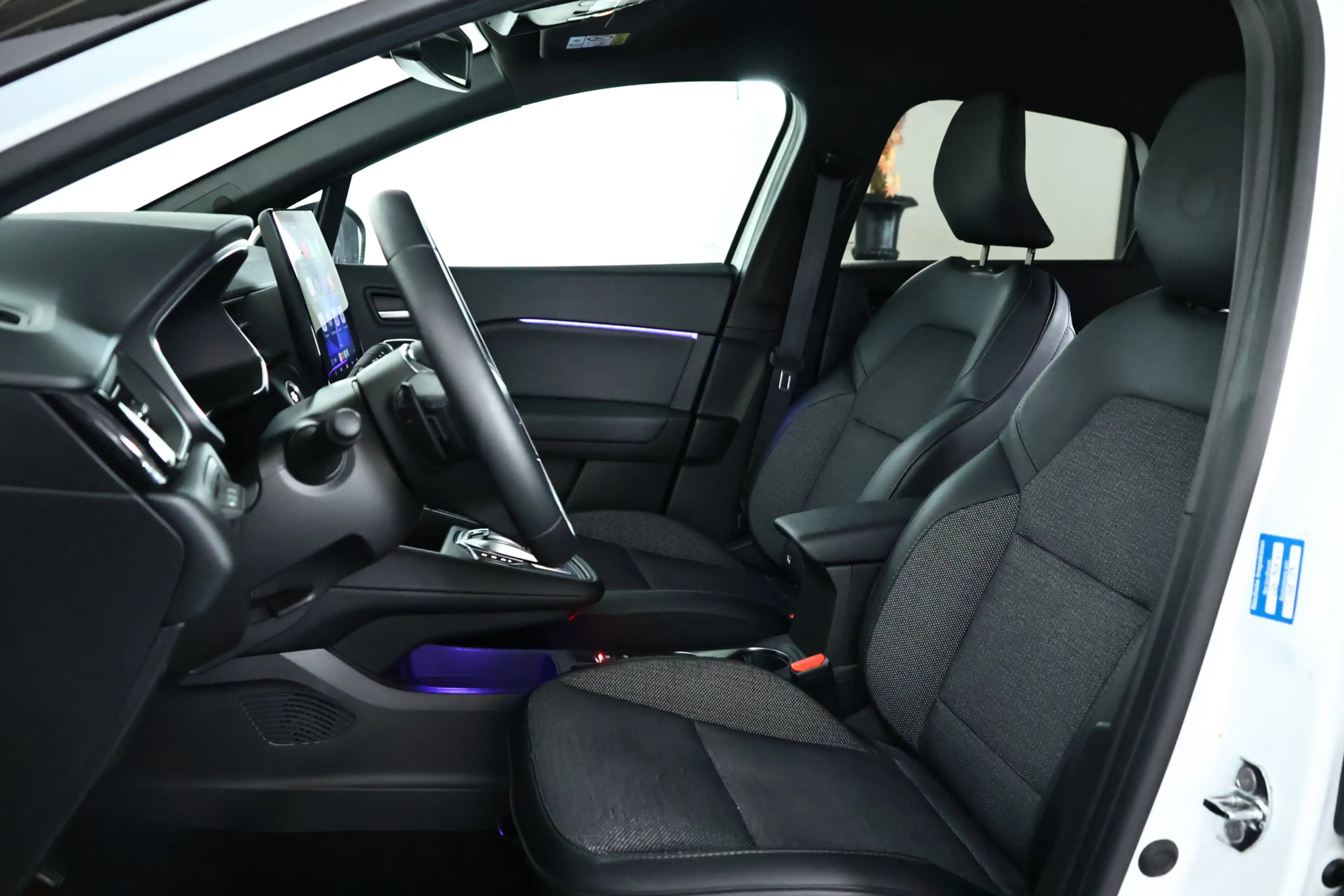 Renault Captur 1.3 mild hybrid 160 Rive Gauche Navi / Lane Assist — photo 3