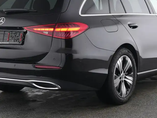 Mercedes-Benz C-Class view 5