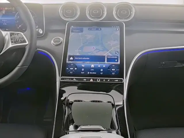 Mercedes-Benz C-Class view 8
