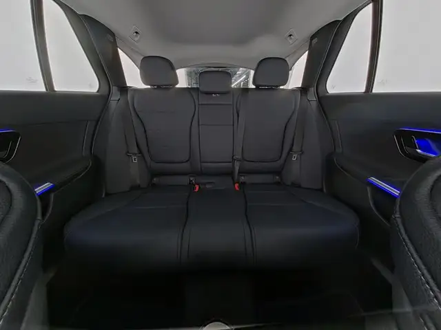 Mercedes-Benz C-Class view 10