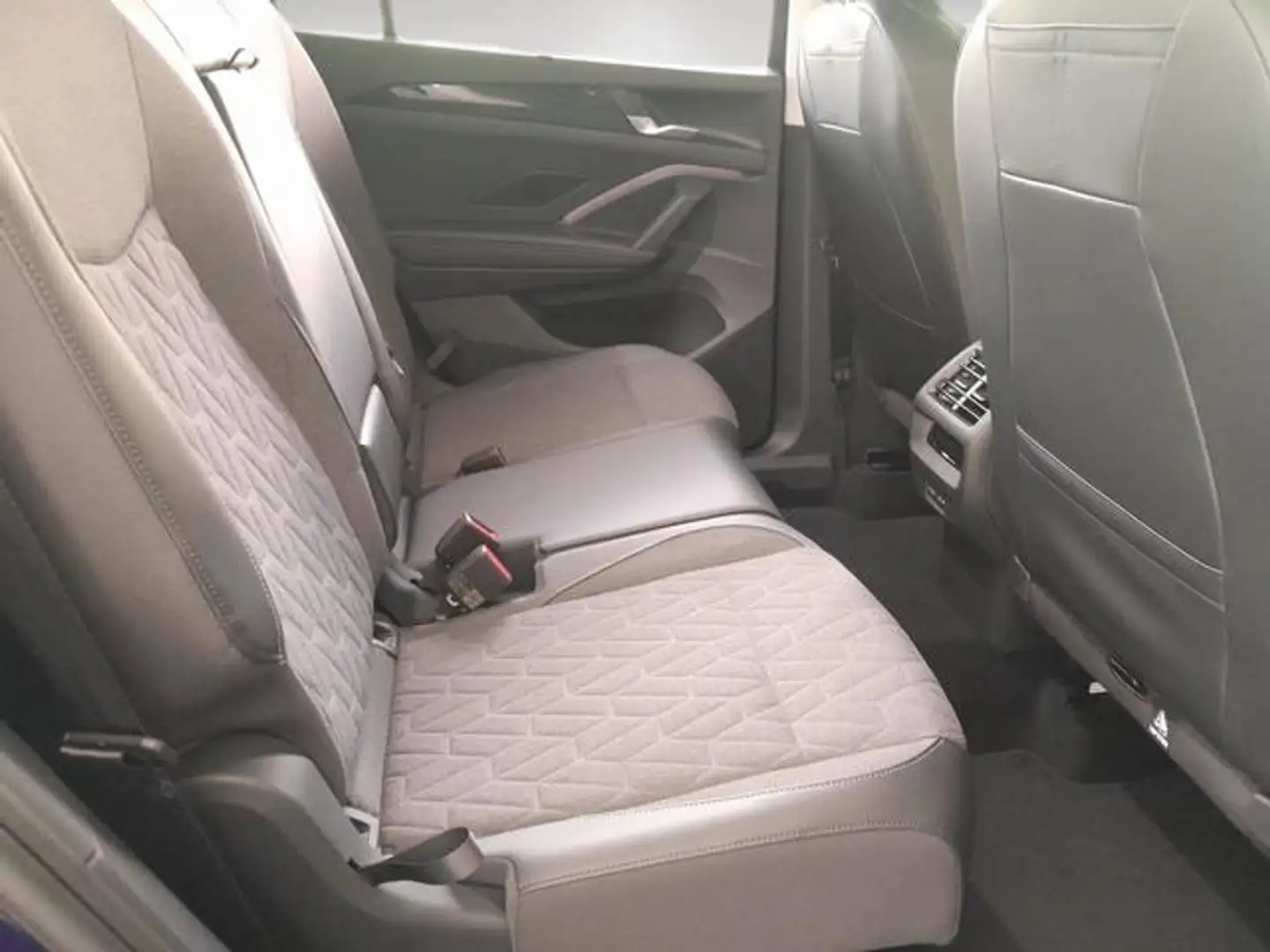 Volkswagen Tayron 1.5 eTSI DSG7 110kW Más Paars - 2