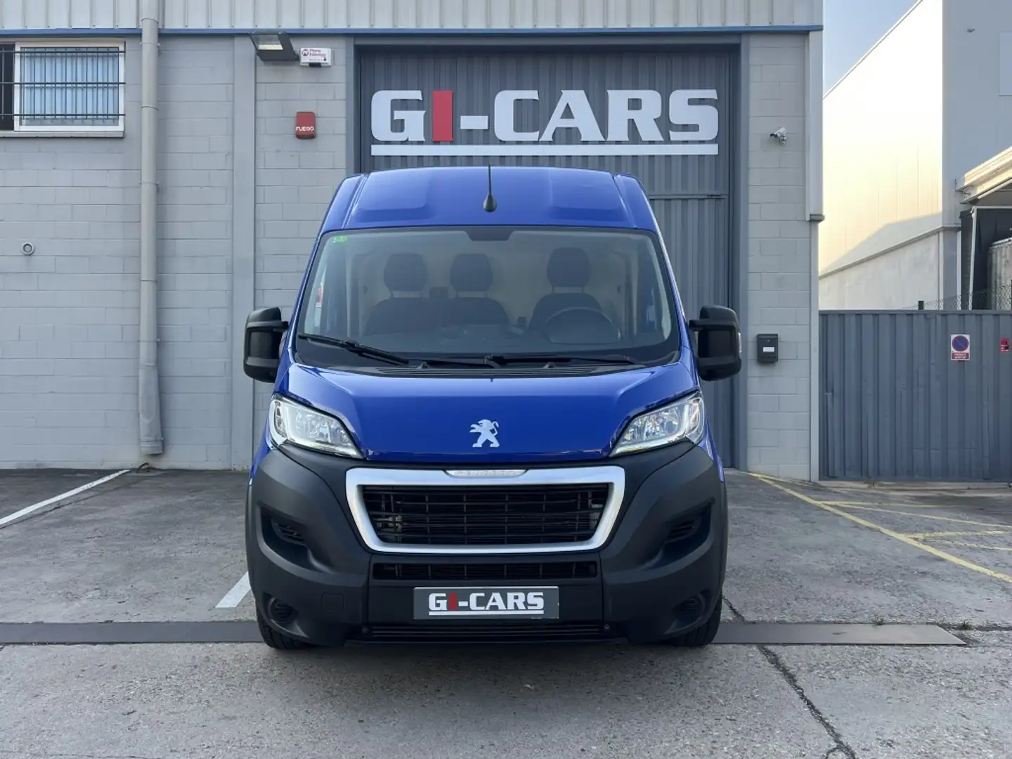 Peugeot Boxer Furgón 2.2 Diesel 3.3 L2H2 S 140 Azul - 2
