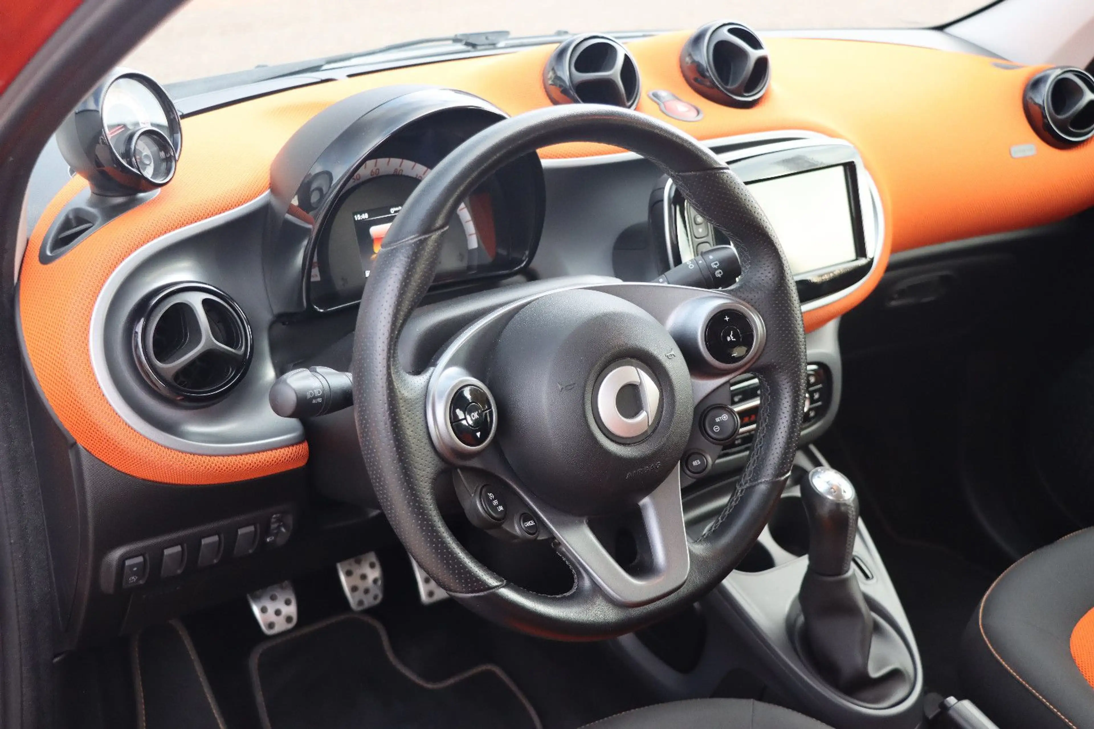 smart forFour Edition #1 l NAVI l PANORAMA l SHZ l — photo 8