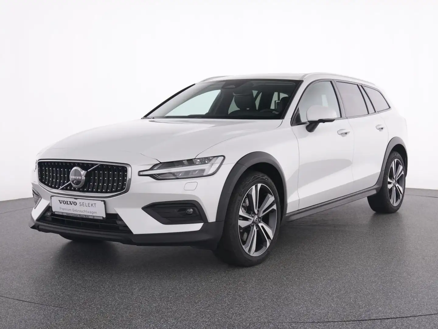 Volvo V60 Cross Country B4 D AWD Ultimate AHK+MASSAGE Bílá - 2