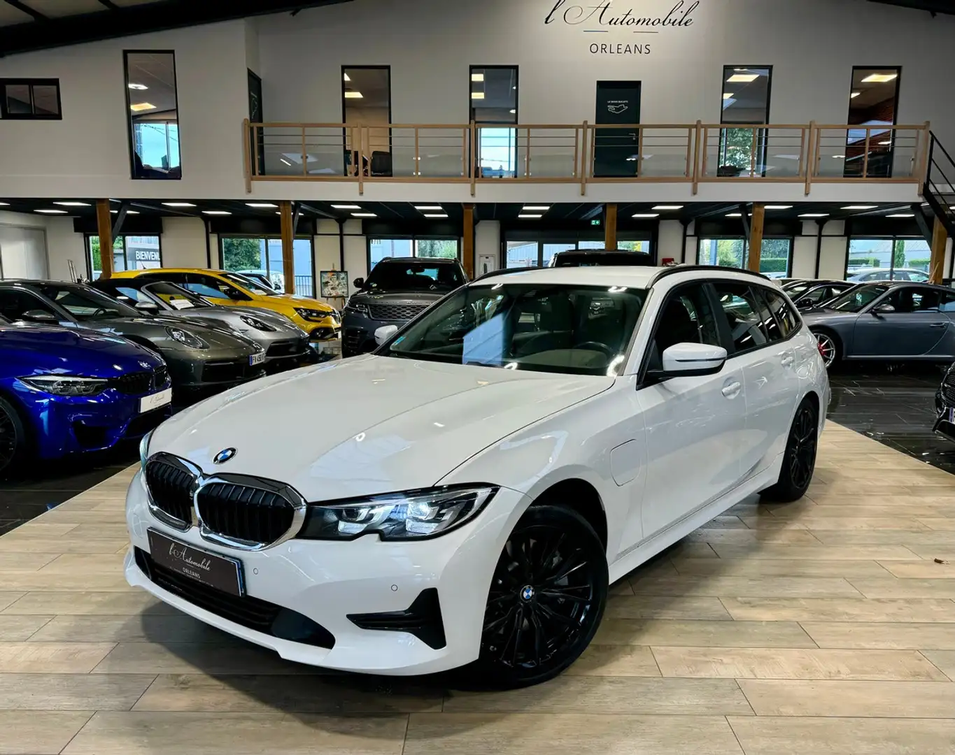 BMW 330 (G21) 330E 292 PHEV SPORT - ENTRETIENS CONSTRUCTEU Blanc - 1