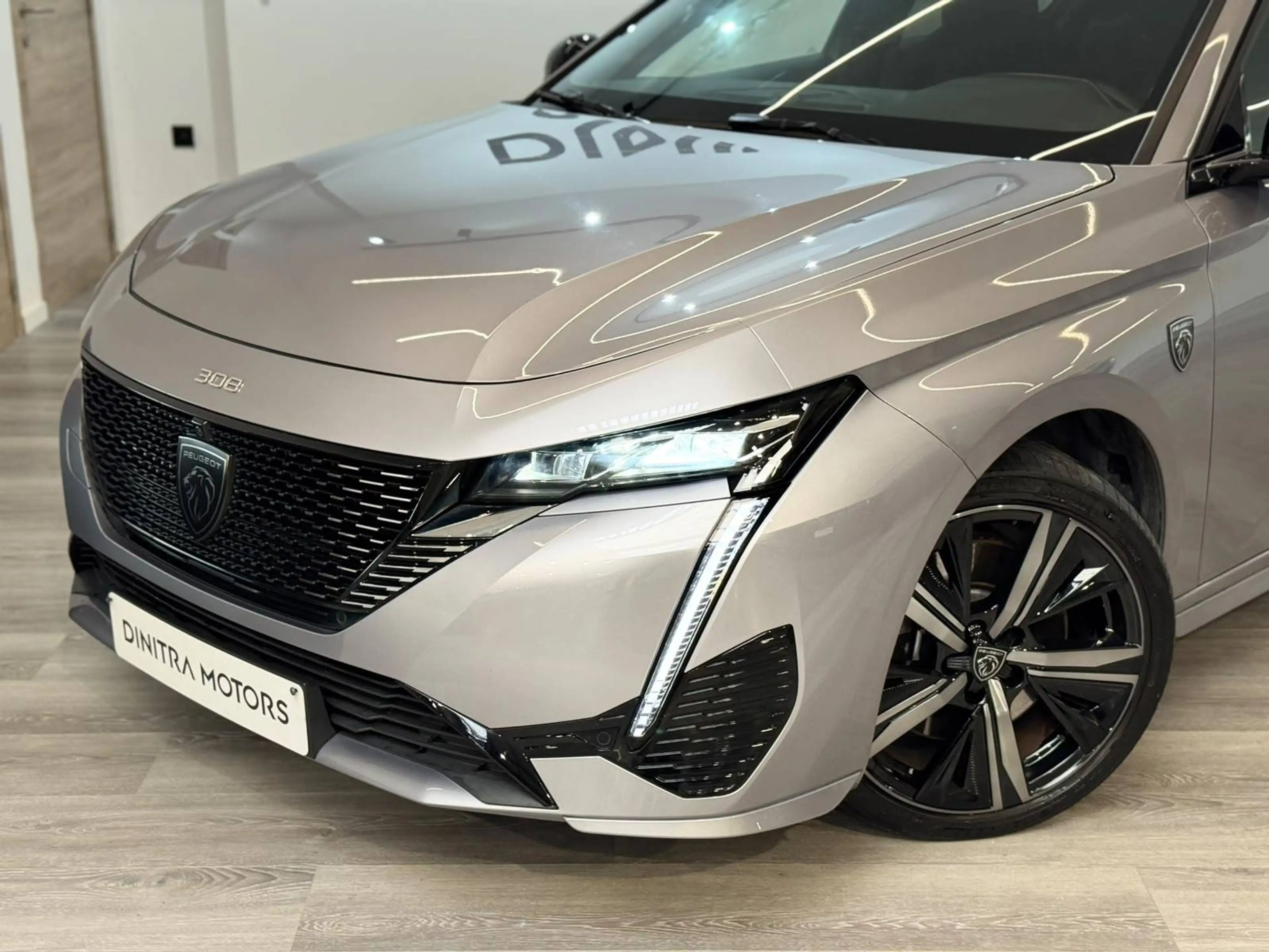 Peugeot 308 GT 1.6 Plug-in Hybrid – ACC / 360° / Alcantara / Memory / Navi / 18” — photo 4