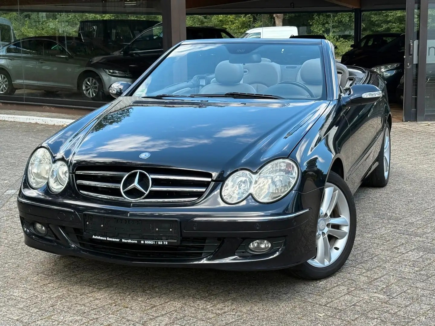Mercedes-Benz CLK 200 Kompr. Cabrio Avantgarde Leder Automatik Noir - 1