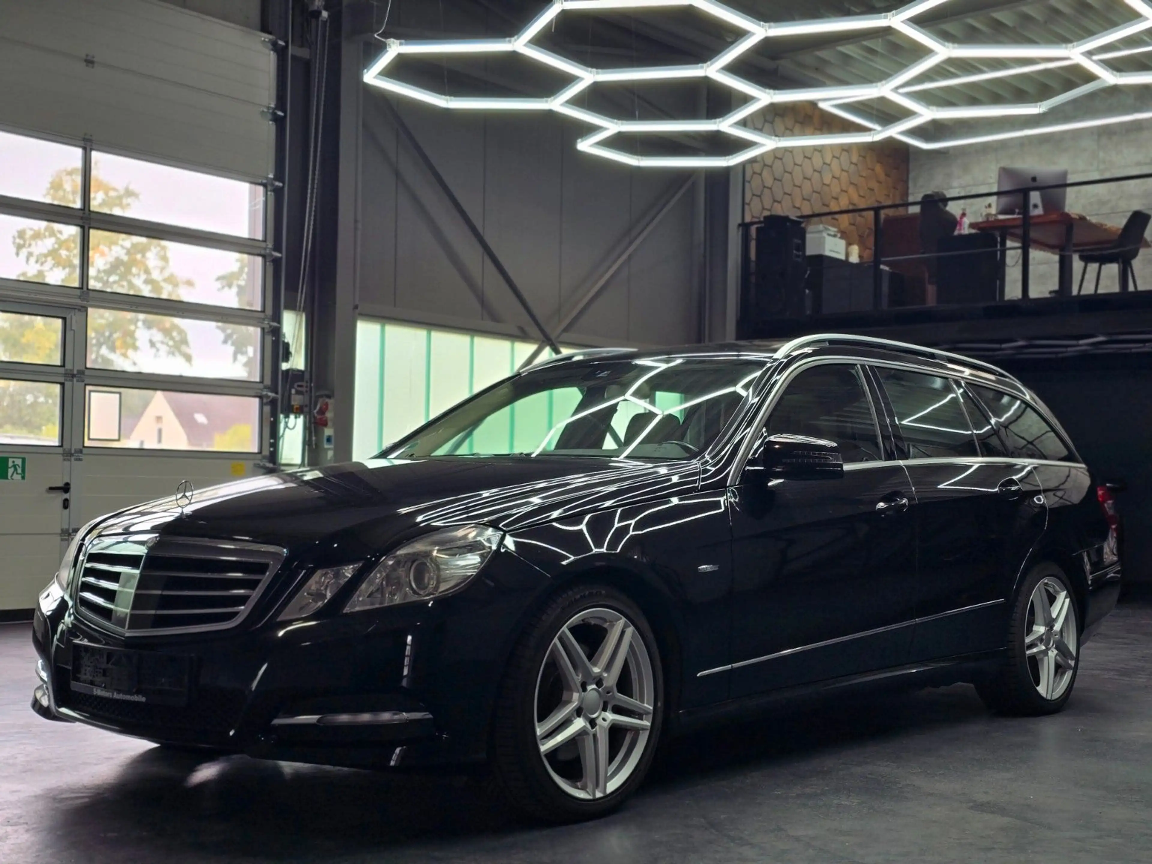 Mercedes-Benz E 350 CDI 4MATIC T/Exclusive/Massage/AHK/Nappa — photo 3