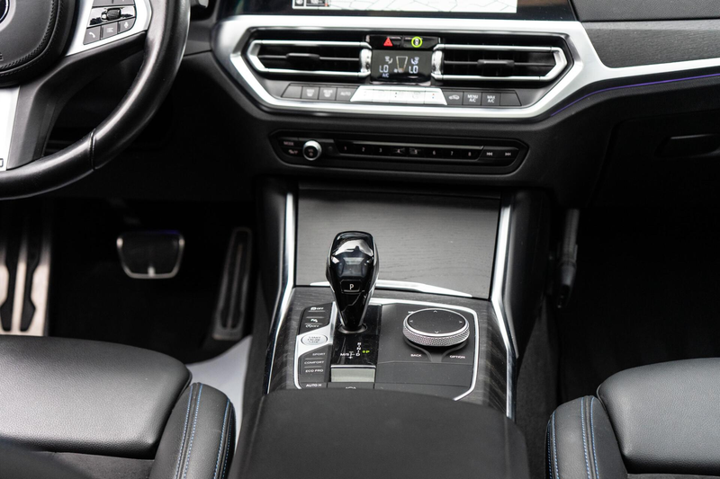 BMW 318 3-serie Touring 318i High Executive M-Sport Pano / — photo 13