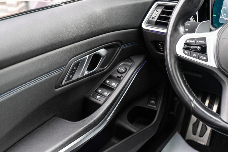 BMW 318 3-serie Touring 318i High Executive M-Sport Pano / — photo 15
