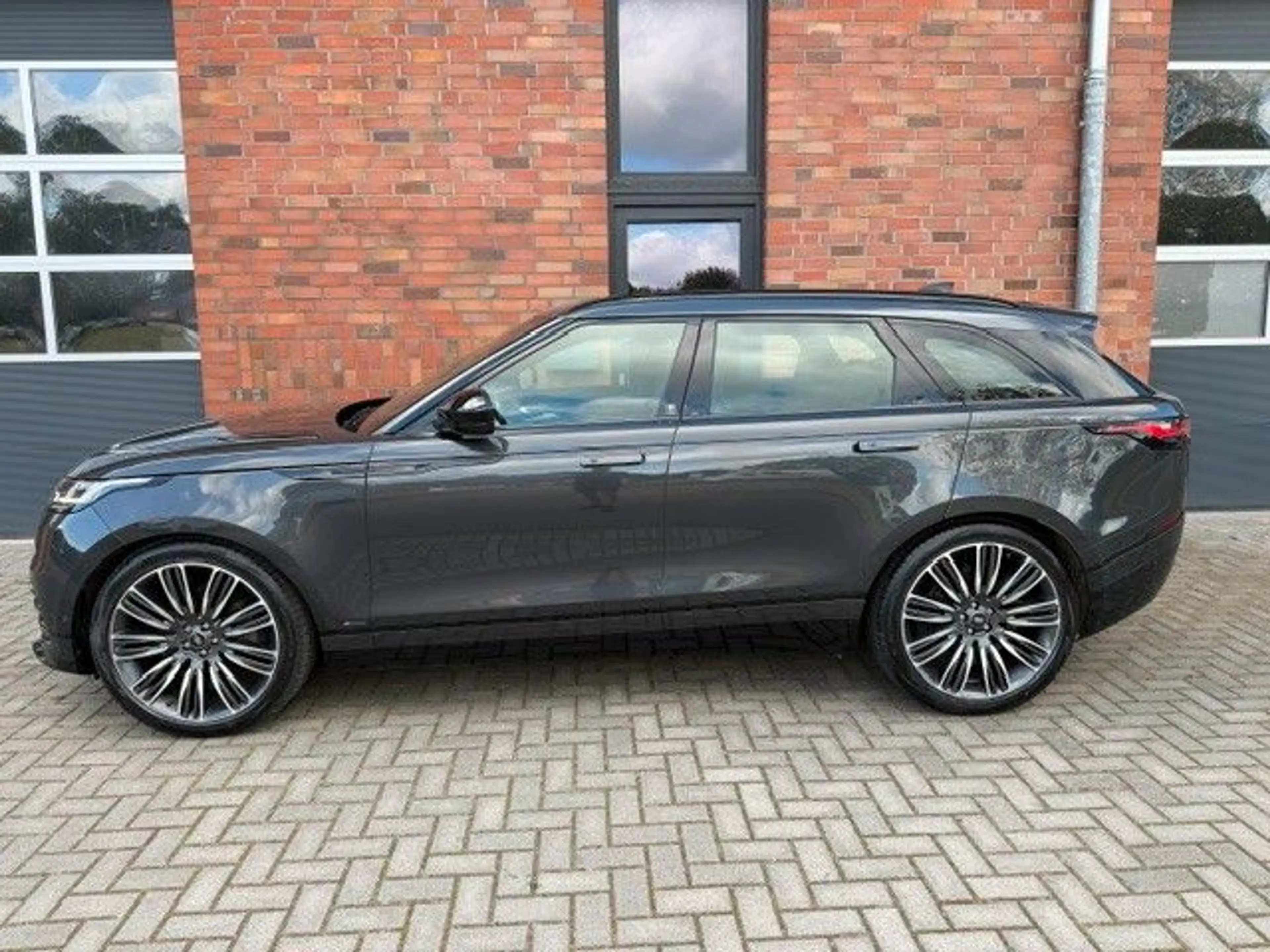 Land Rover Range Rover Velar VELAR 300D R-Dynamic HSE,DAB,PANO,MASSAG,HEAD-UP — photo 4