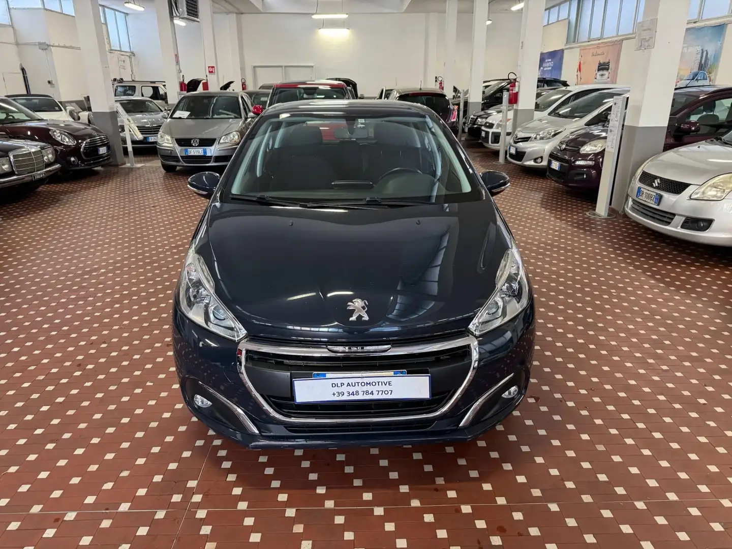 Peugeot 208 PureTech 82 5 porte Allure Grau - 2