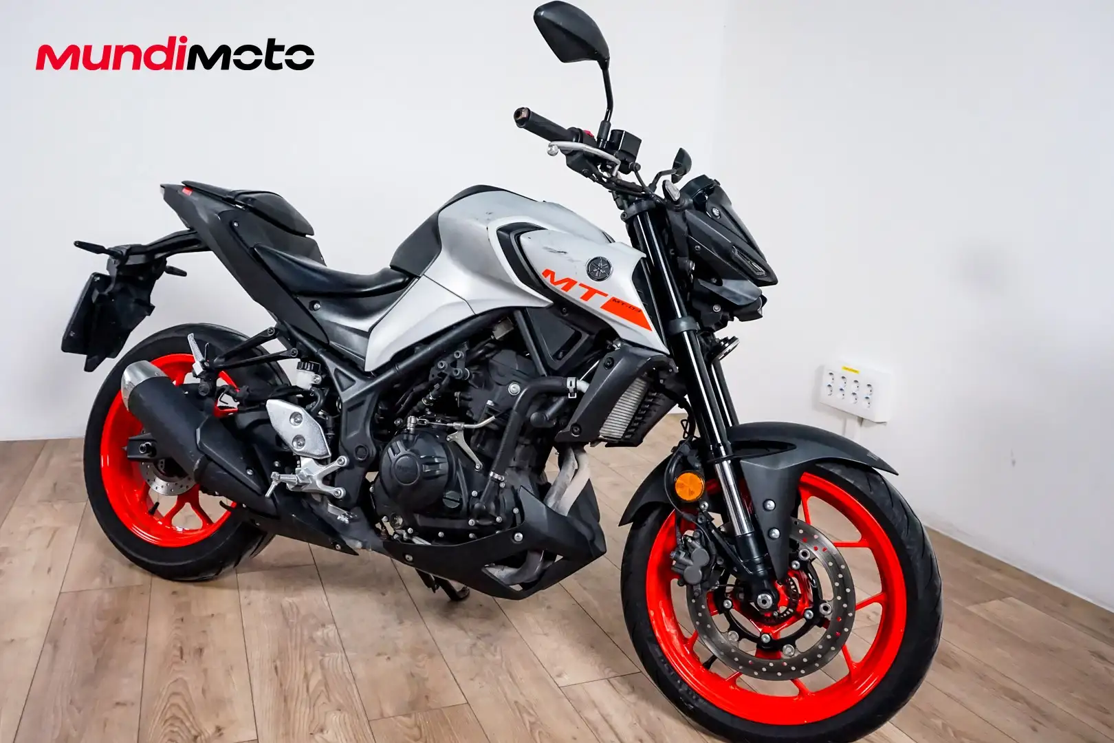 Yamaha MT-03 - 2