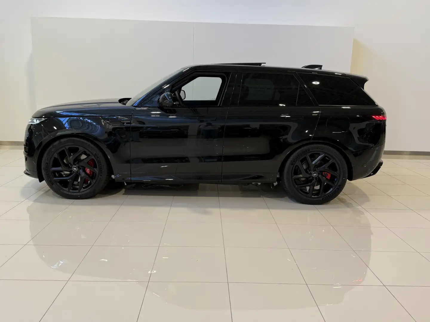 Land Rover Range Rover Sport P460e Dynamic SE PHEV | Schuif/Kanteldak  | 22 inc Schwarz - 2