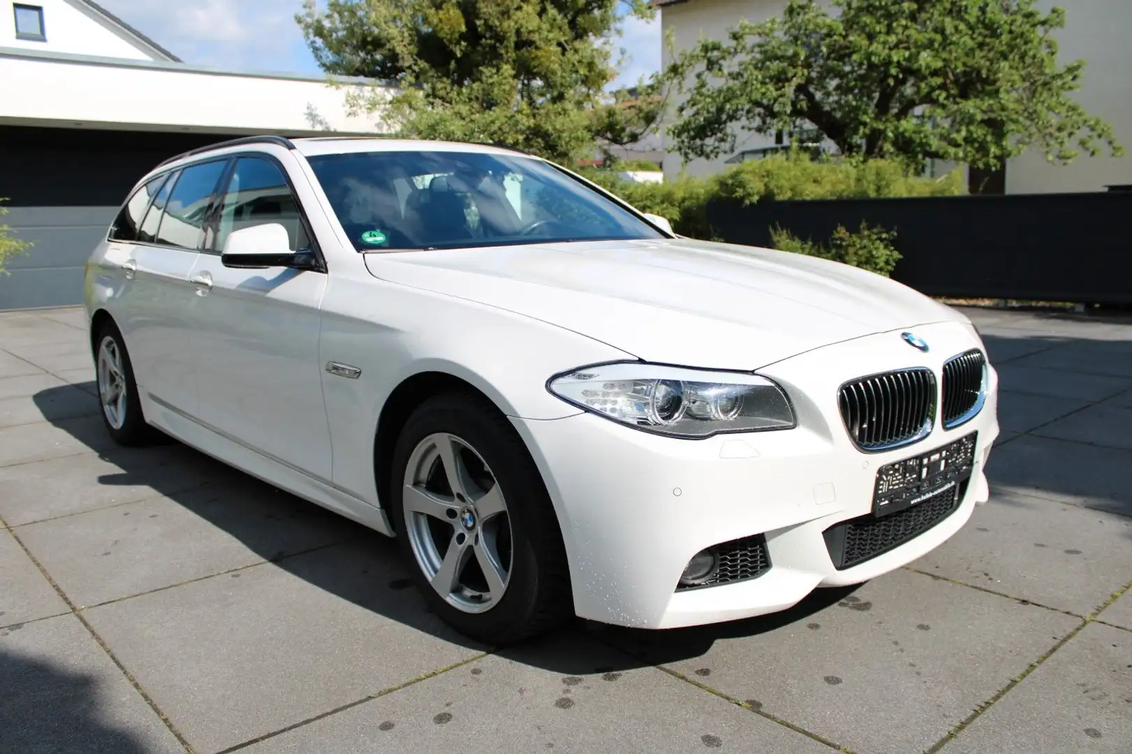 BMW 528 i Touring xDrive*M-SPORT/TEMPO/LEDER/PANO/HUD Fehér - 2