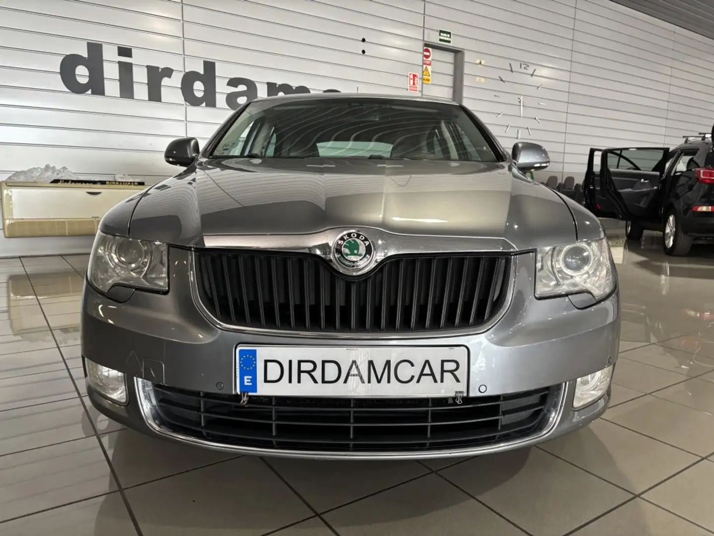 Skoda Superb 2.0TDI CR Elegance DSG 170 Argent - 2