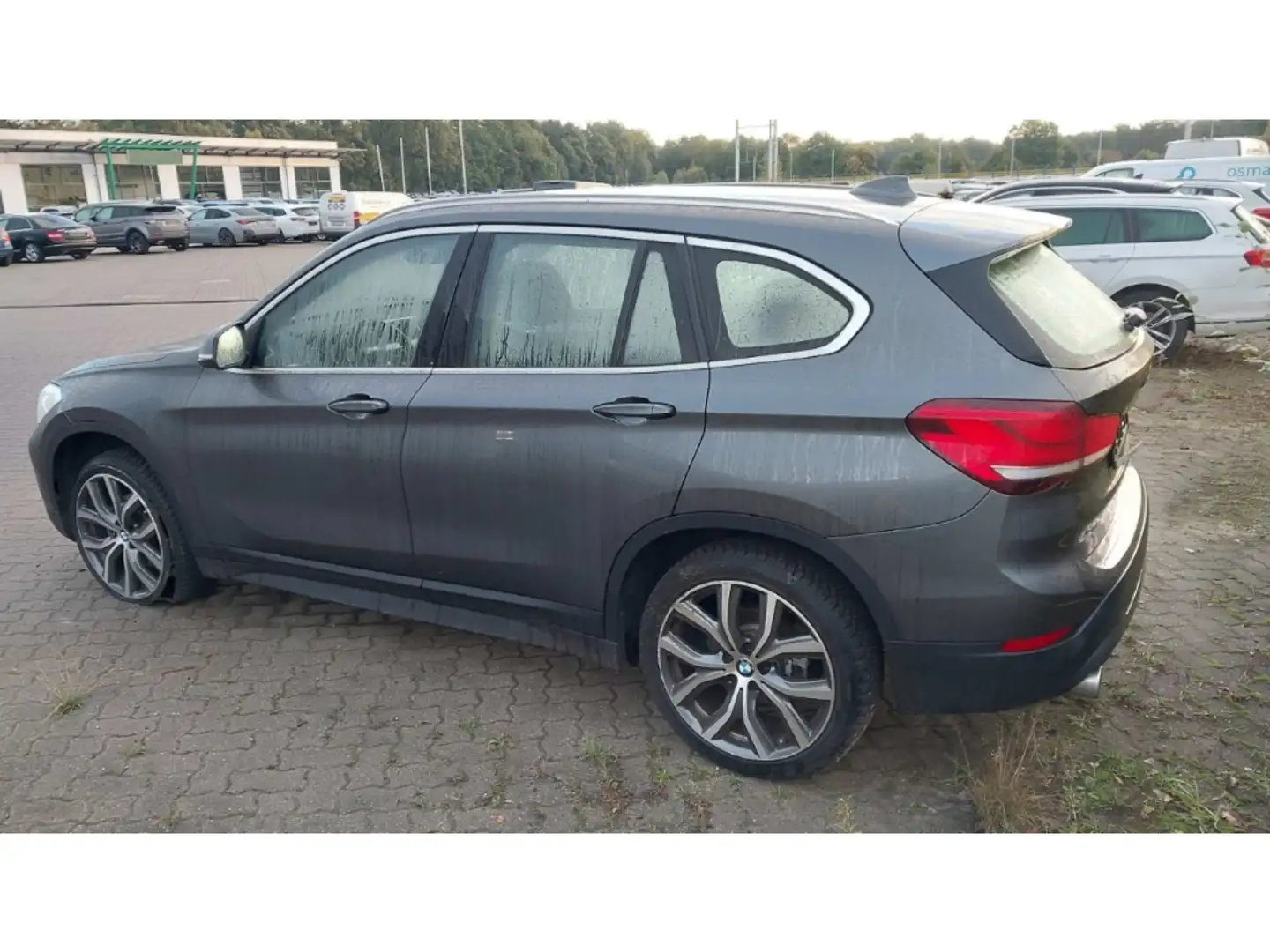 BMW X1 18d Aut. SPORTSITZ+NAVI+LED+SHZ+DAB+BT+HIFI Grau - 2