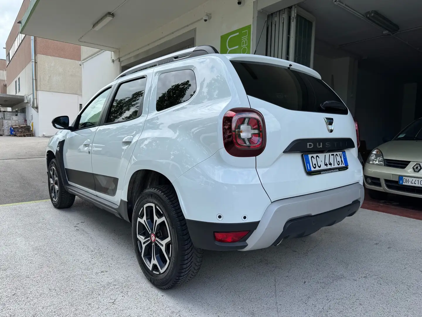 Dacia Duster 1.5 bluedci Techroad UNIPROPRIETA GARANZIA 24 MESI Bianco - 2