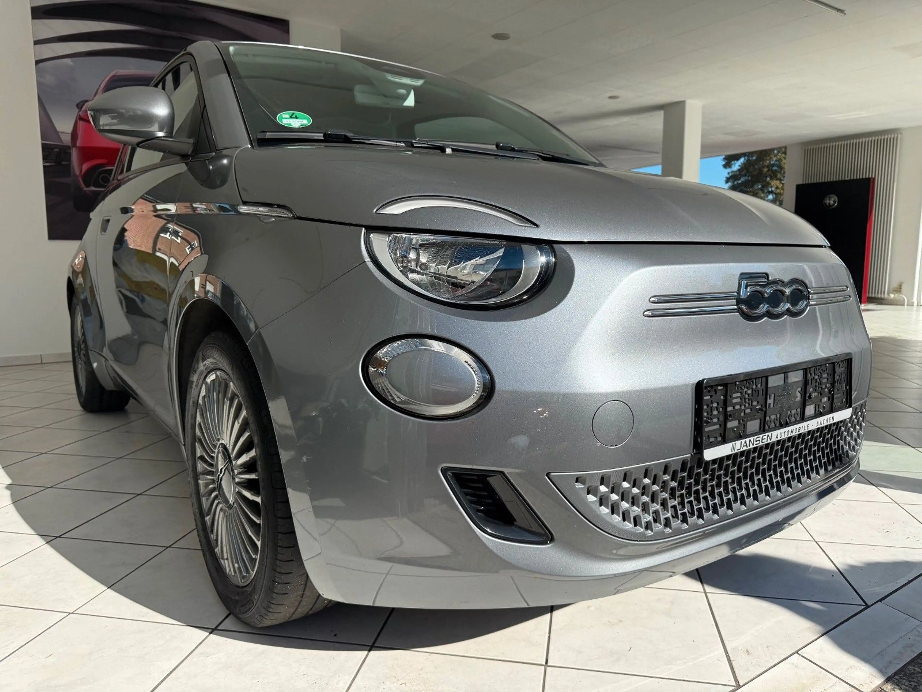 Fiat 500e 500 e Icon — photo 2