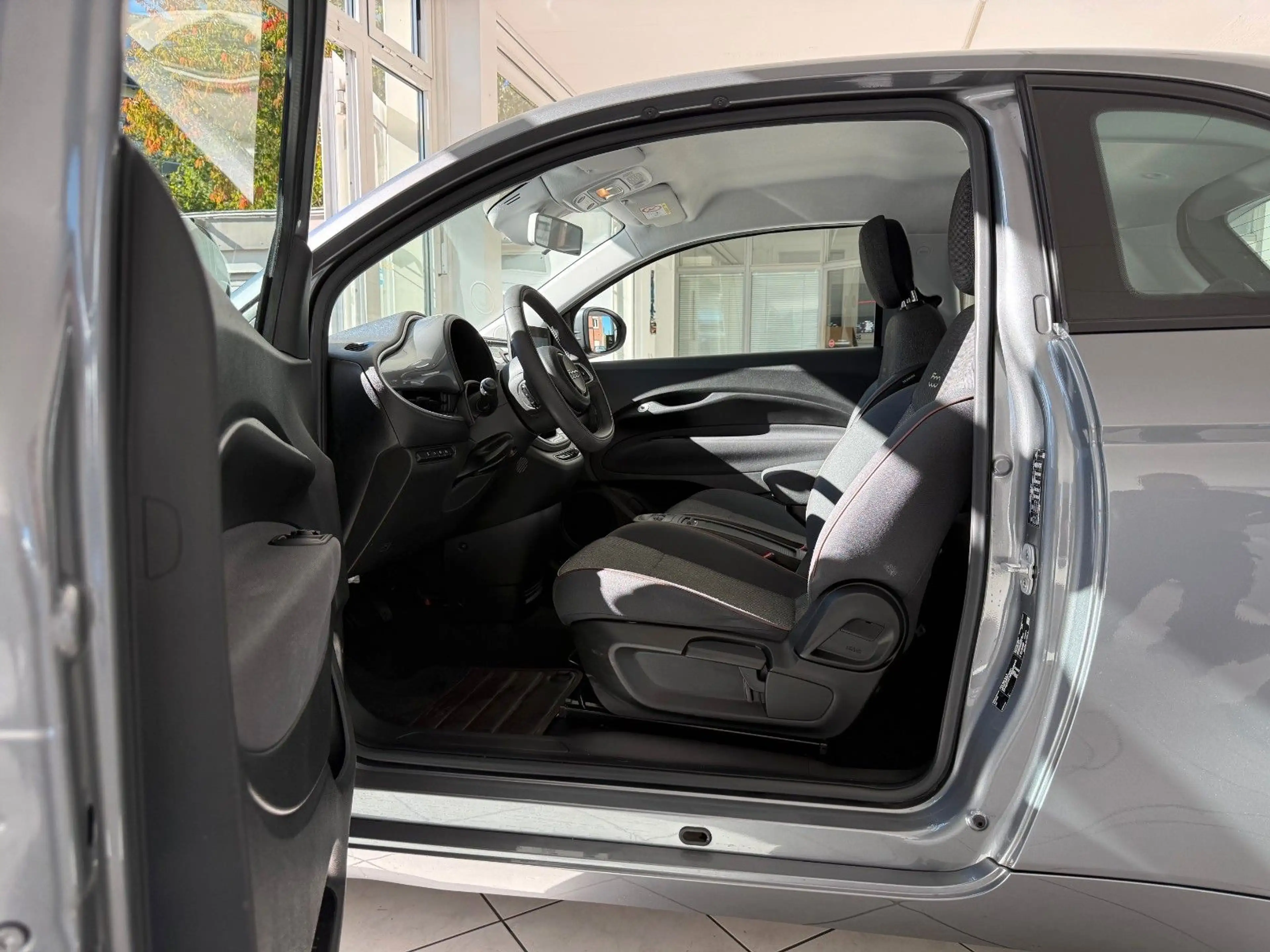 Fiat 500e 500 e Icon — photo 8
