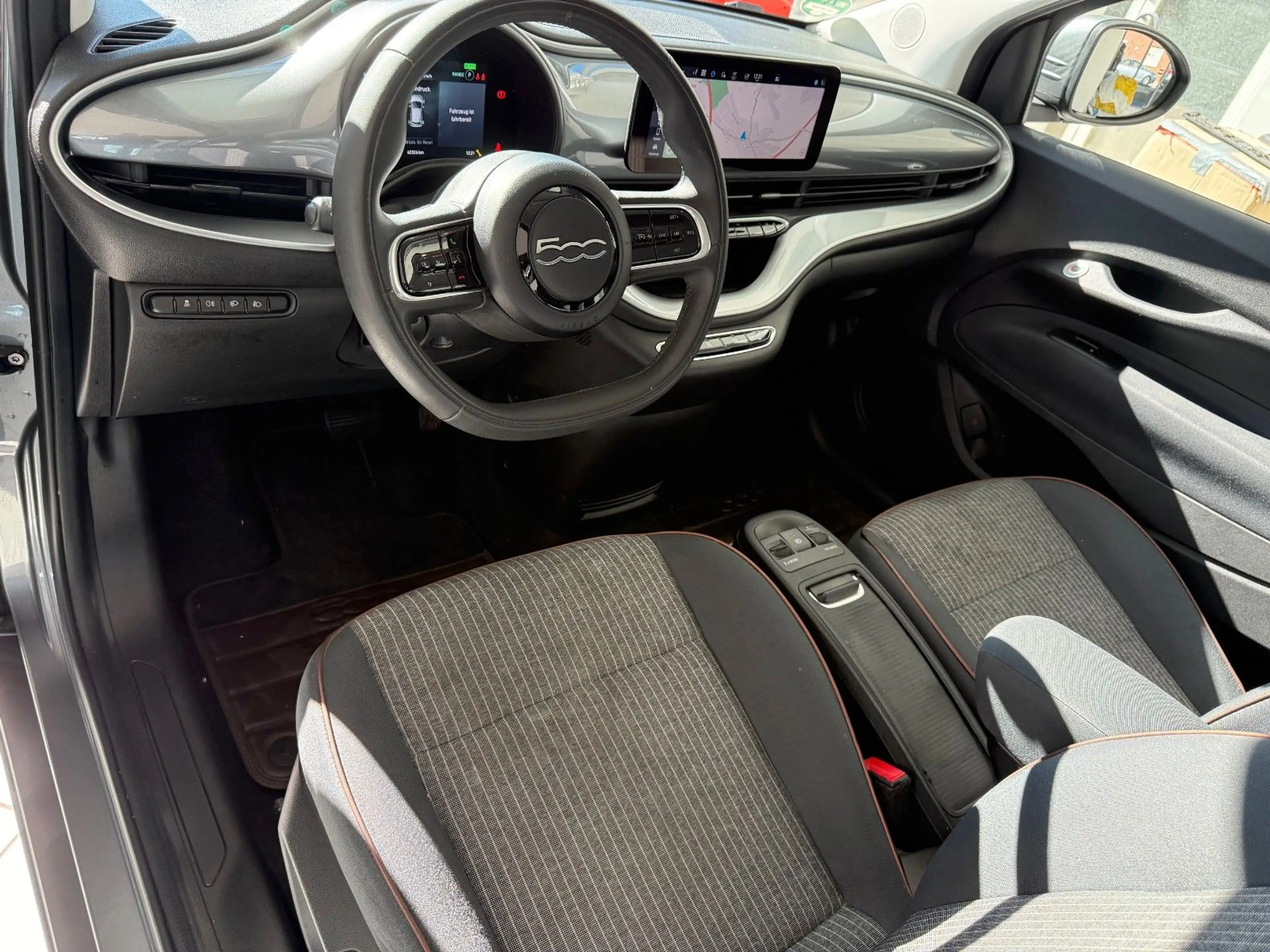 Fiat 500e 500 e Icon — photo 9