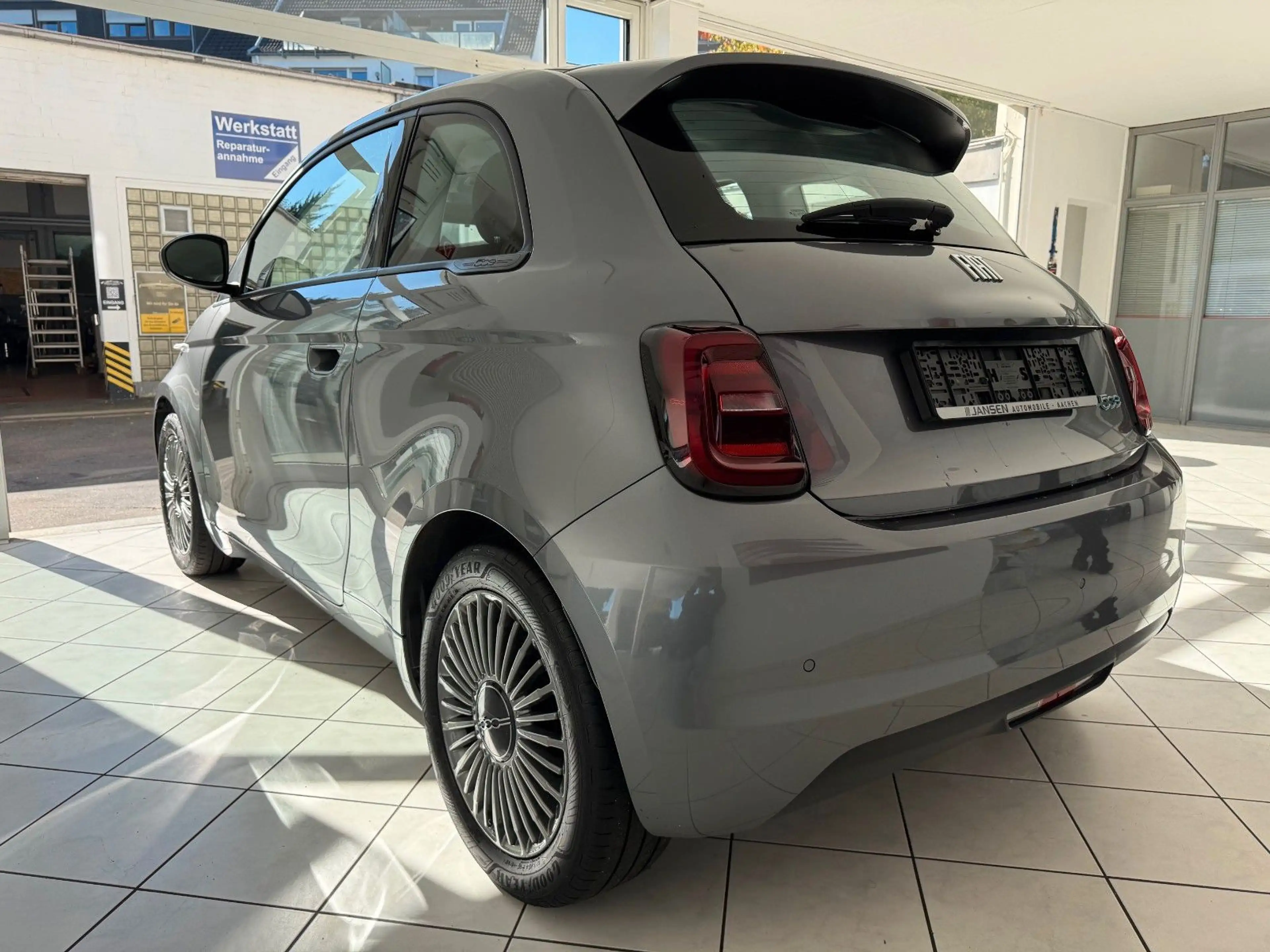 Fiat 500e 500 e Icon — photo 5