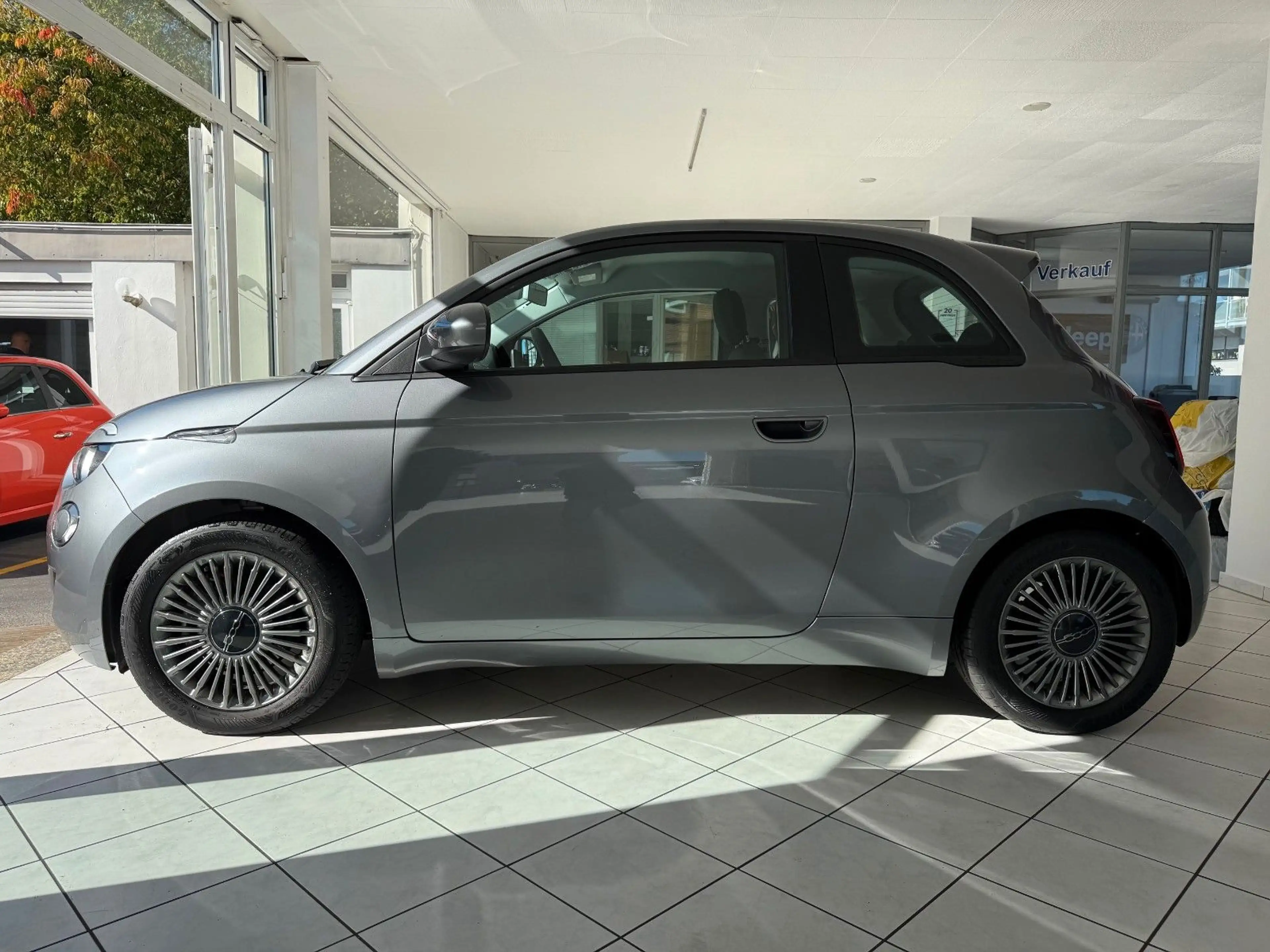 Fiat 500e 500 e Icon — photo 3