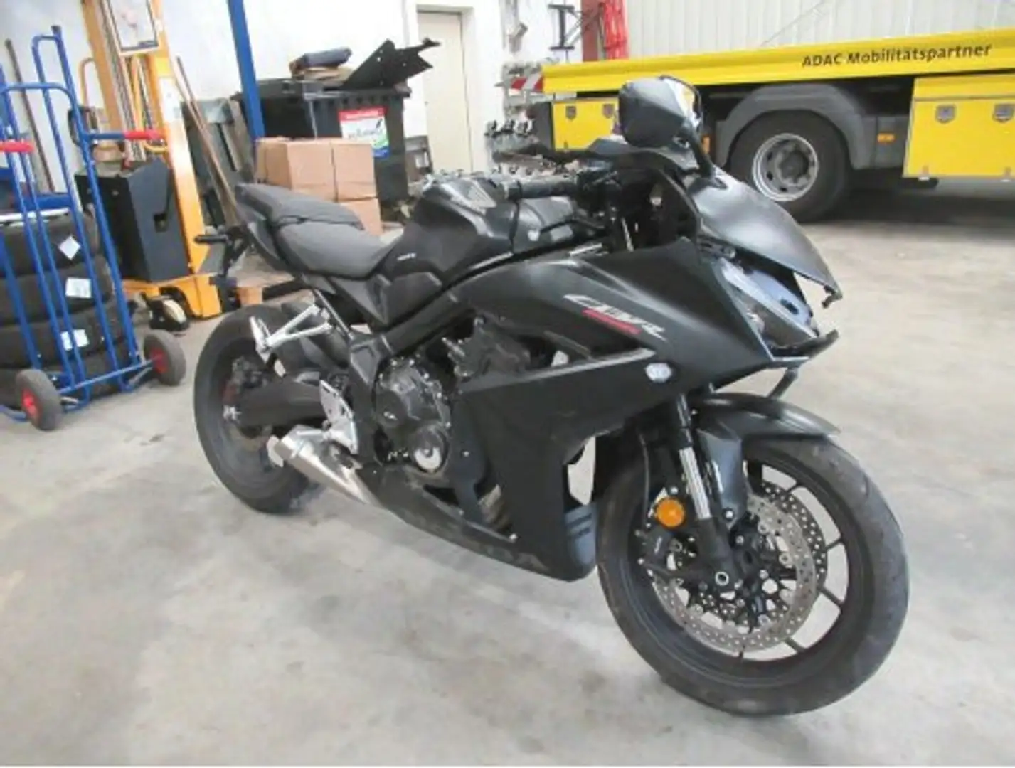 Honda CBR 650 Honda CBR 650 R Schwarz - 2