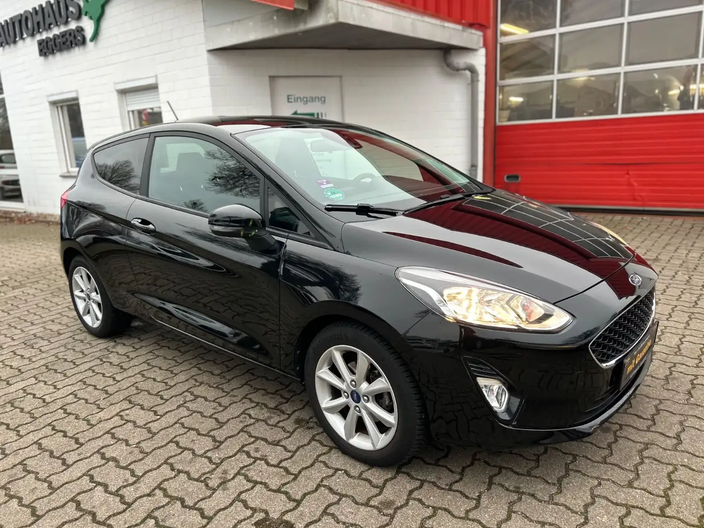 Ford Fiesta 1.0 Cool & Connect/KLIMA/PDC/SHZ/TEMP/LMF Schwarz - 2