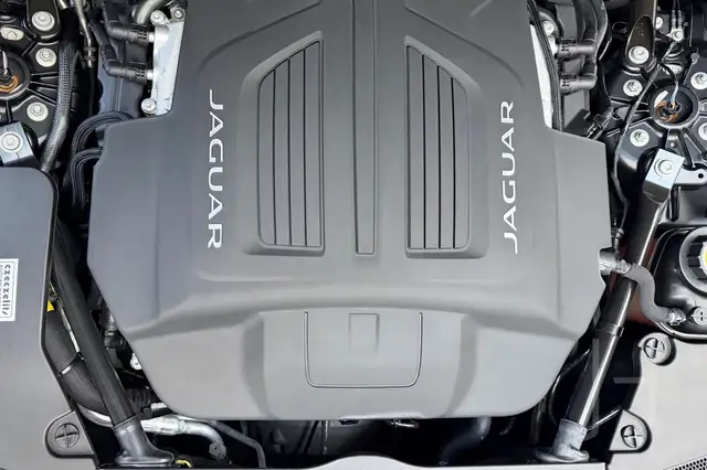 Jaguar F-Type P 450 AWD Cabrio Ansicht 6