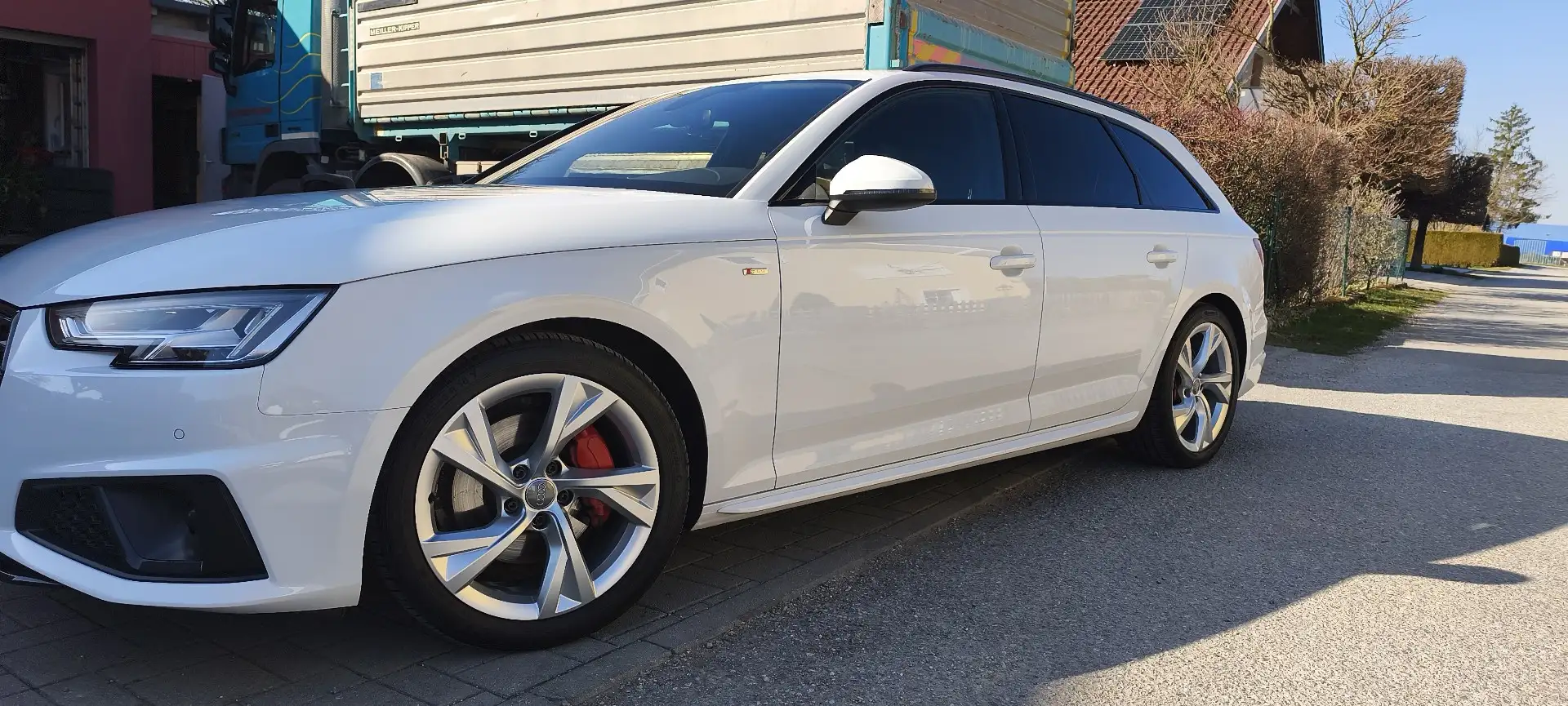 Audi A4 40 TDI sport Weiß - 1