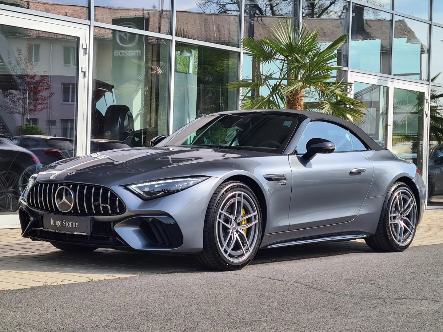 Mercedes-Benz SL 55 AMG SL 55 4MATIC+ AMG FAP MBUX Navi AR Distr HUD Šedá - 2