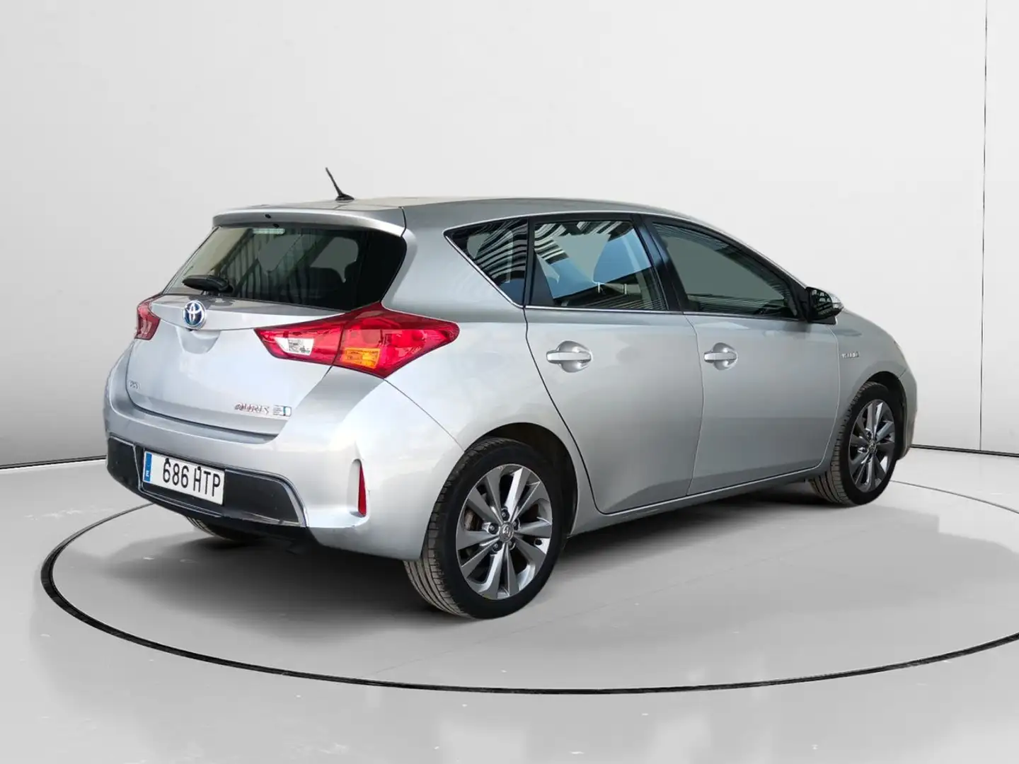 Toyota Auris Hybrid Active Gris - 2