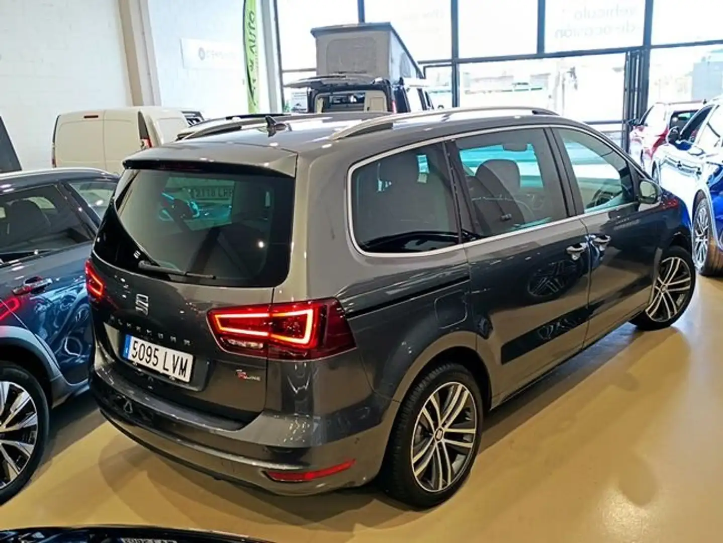 SEAT Alhambra 1.4 TSI 150CV FR DSG Gris - 2
